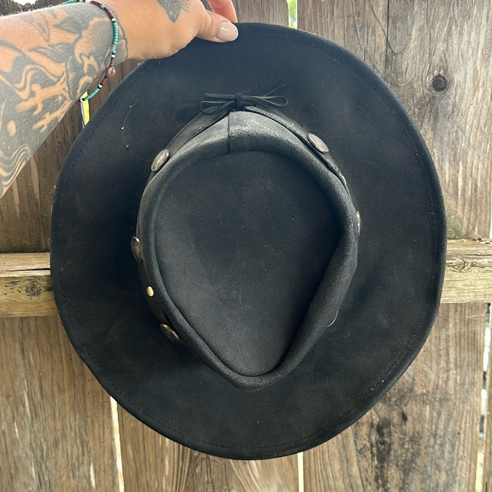 Minnetonka leather hat size L